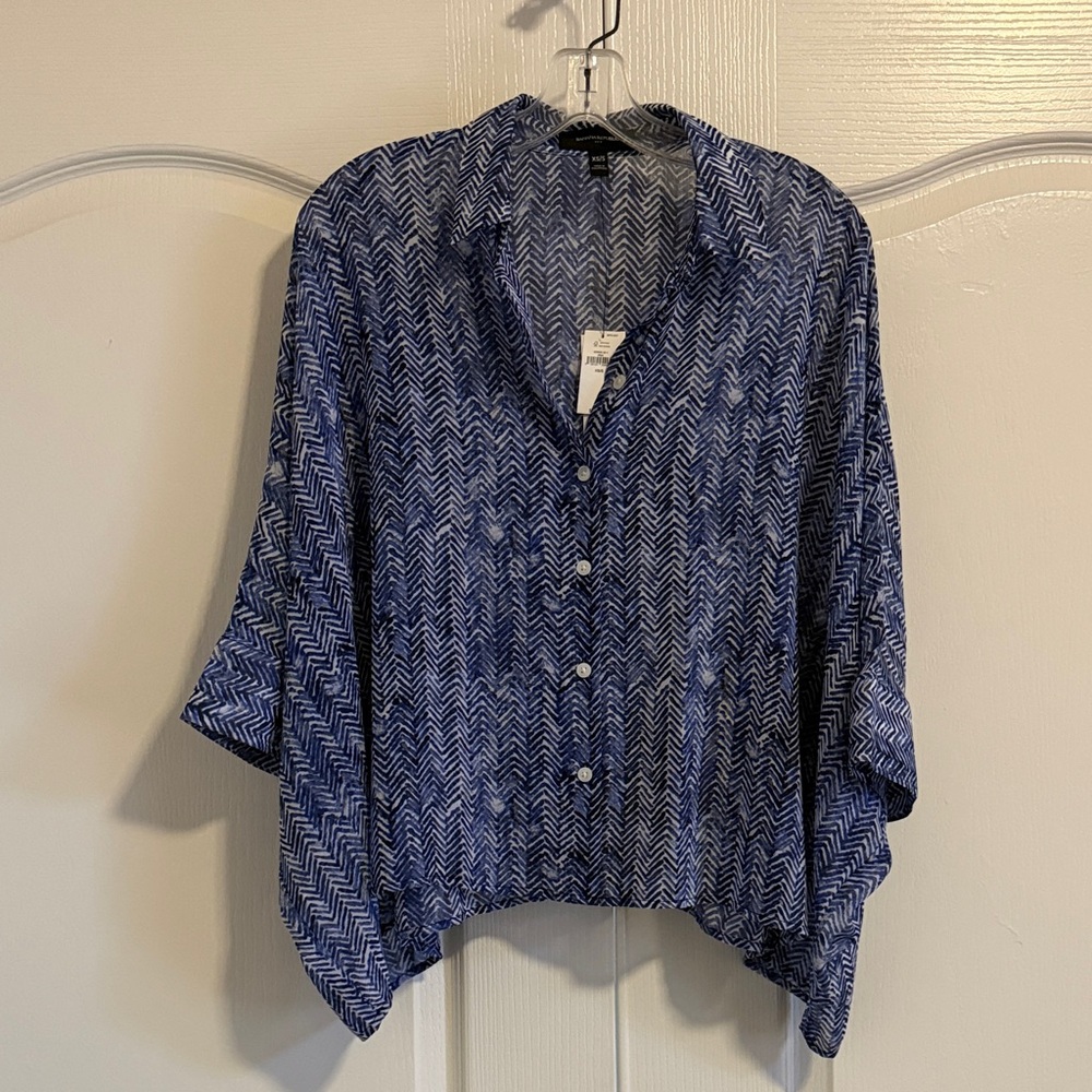 Banana Republic Blue and White Chevron Top